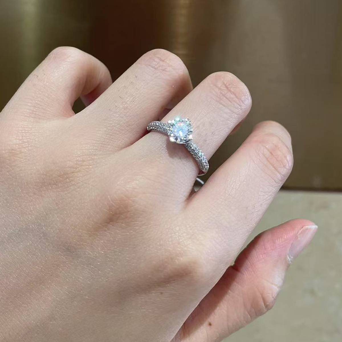 Single Head Women's Ring S925 Silver Plated Platinum Women's Ring Customized Selection Main Stone Moissanite Diamond 1.0ct/Secondary Stone High Carbon Diamond